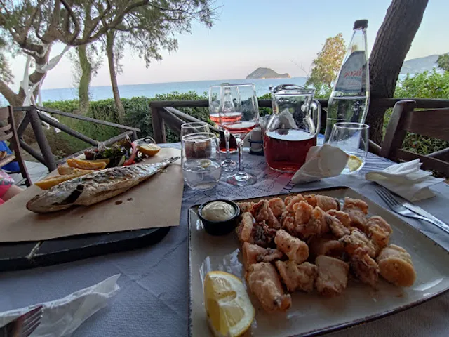 Koukla Beach 🦞 Traditional Taverna - Beach Bar