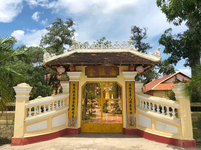 Nam Nha Temple