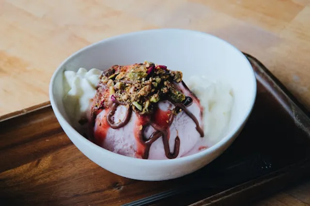 Perets Dessert & Coffee Bar