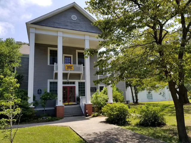 Franklin Square Gallery