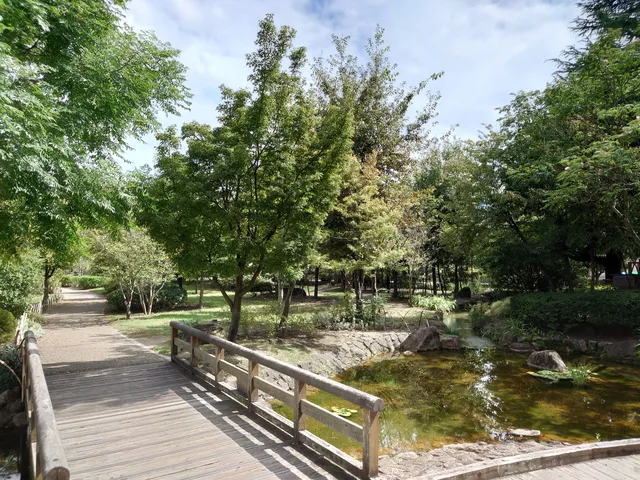 Saidaiji Ryokka Park