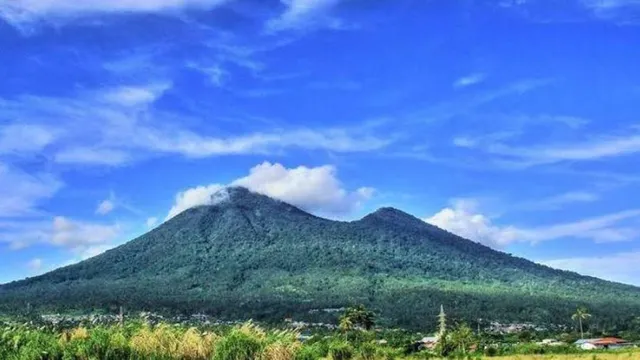 Gunung Dua Saudara