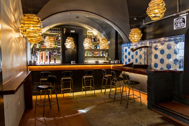 Caballerizas, Jardin y Copas