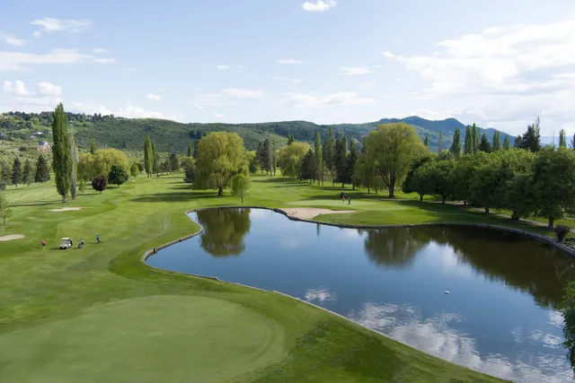 Spallumcheen Golf & Country Club