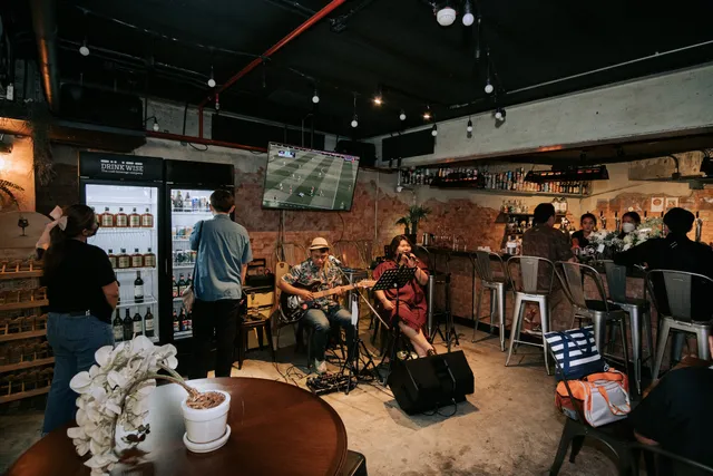 Hops and Hope craft bar