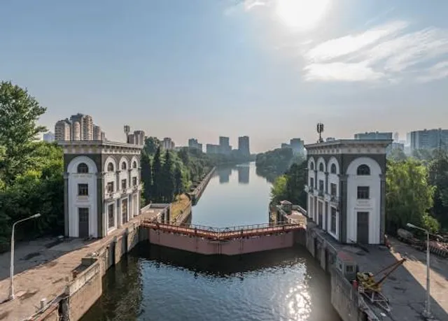 Karamyshevskiy Bridge