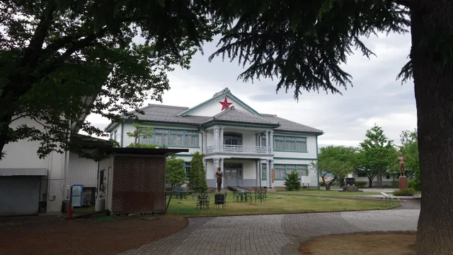 Nakanoshogakkokyukosha Shinshunakanodosekihanga Museum