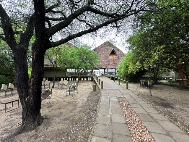Łąkę Burunge Tented Lodge