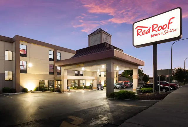 Red Roof Inn & Suites Columbus - West Broad