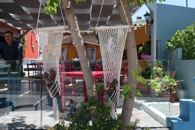 MamaLoukia & Lotzeta