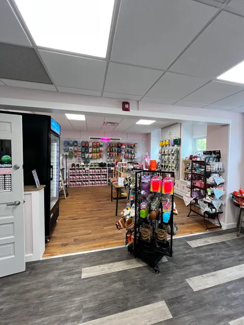 Roxie’s Barkery & Boutique