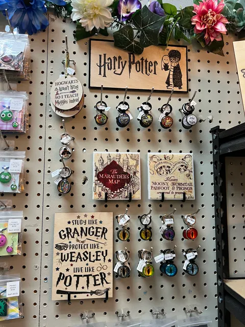 This 'N That Resale Watauga