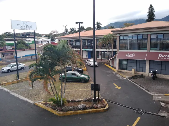 Centro Comercial Plaza Real