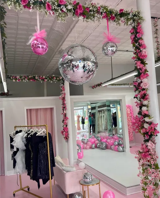 Queens Formals & Bridal