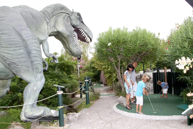 Adventure Golf