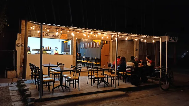 Las Grotescas Mexican Burguer