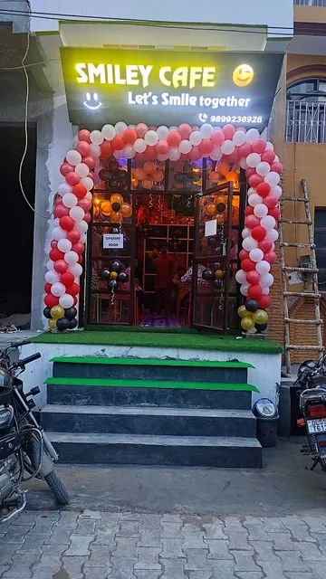 Smiley cafe