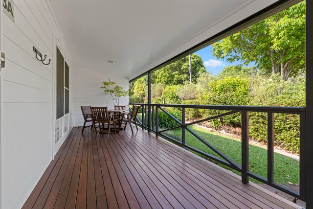 Birds 'n' Bloom Cottages