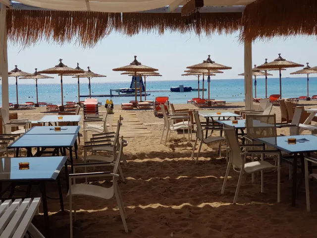 Notos beach kitchen bar