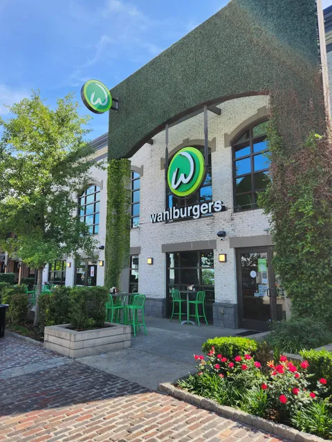 Wahlburgers