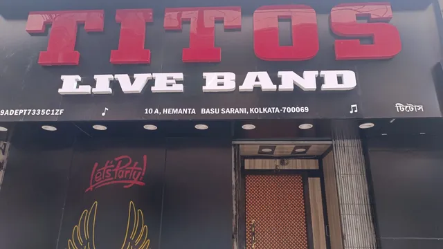 Titos Live Band