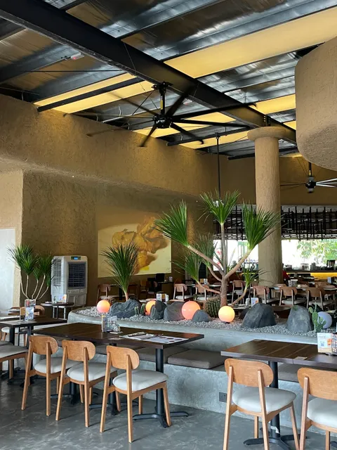 Common Space Mini Food Hall