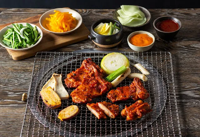 강촌숯불닭갈비