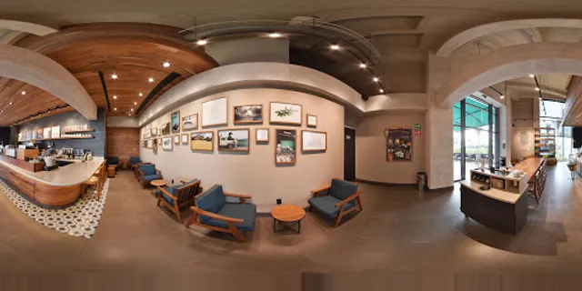 Starbucks Marina Puerto Cancún