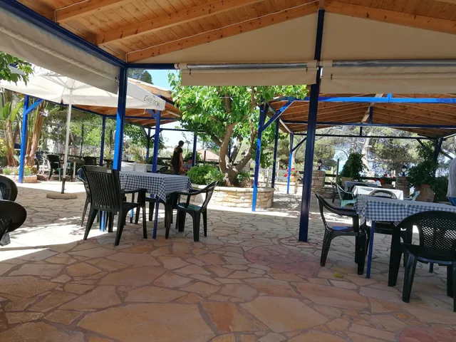 Maistrali Cafe-Restaurant