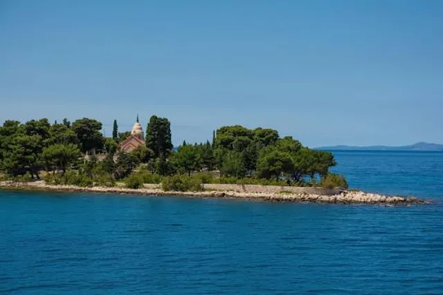 Petrinović Mausoleum
