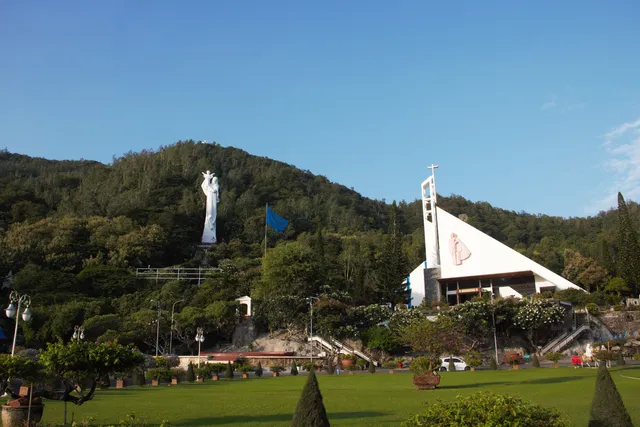 Đền Thánh Đức Mẹ Bãi Dâu