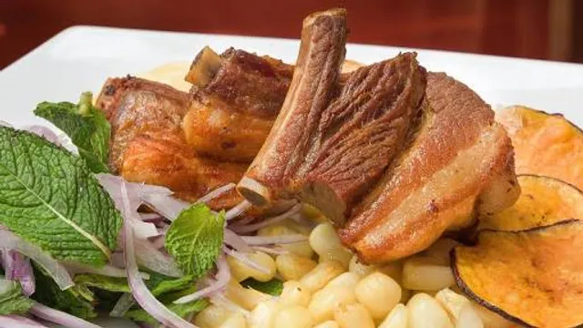 Chicharrones A La Lena "Don Lucho"