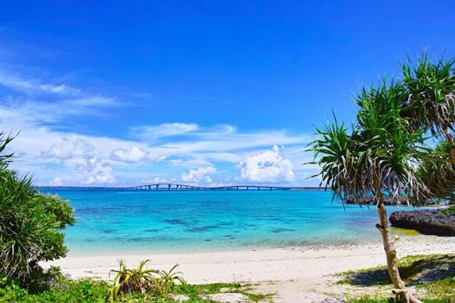 親泊の浜(おやどまりのはま)