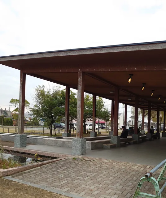 Karatachibunjinnoashiyu Park