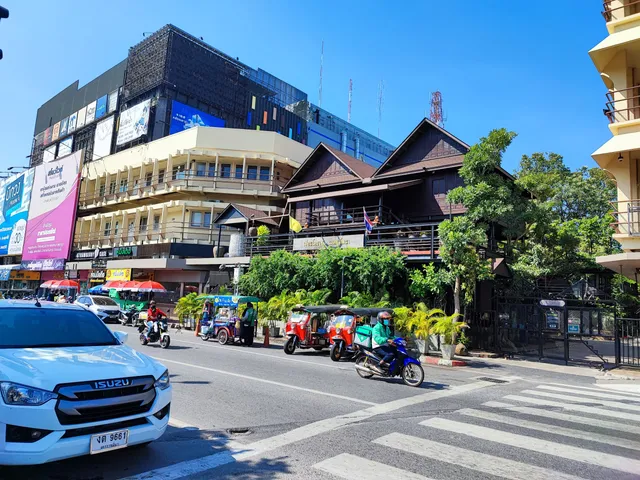 เรือนโคราช เฉลิมวัฒนา