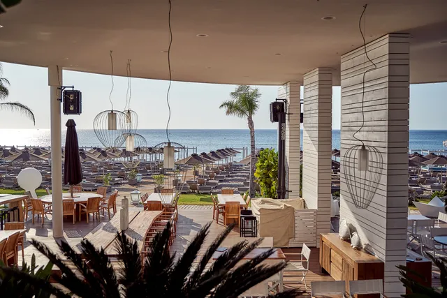 Ammades Seaside Restaurant & Bar