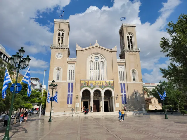 The Mitropoleos square
