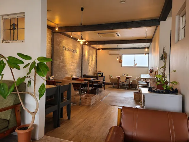 Tsuki Cafe