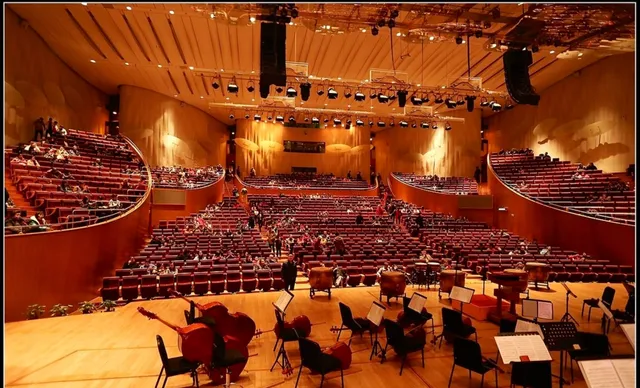 Shanghai Oriental Art Center