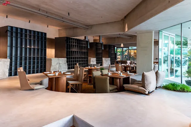 Erth Restaurant AlHosn