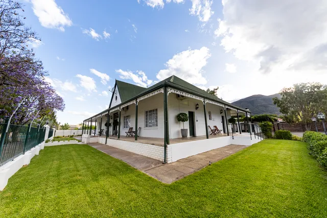 Victorian Square Guesthouse