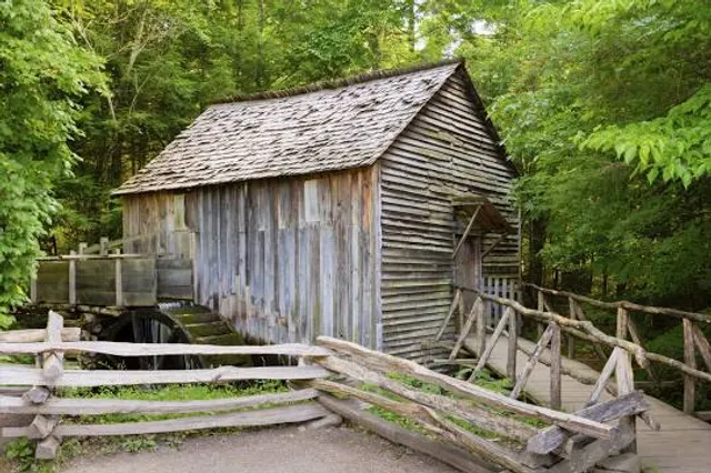 Cades Cove Heritage Tours