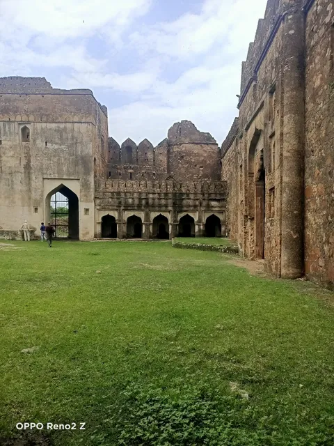 Dhamoni Fort