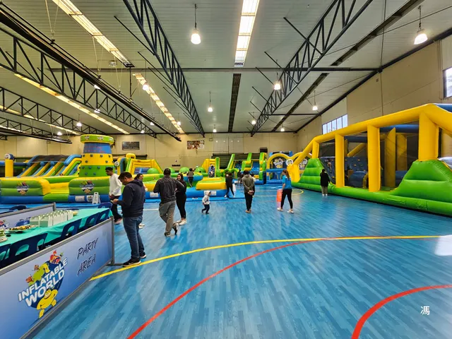 Inflatable World Dural