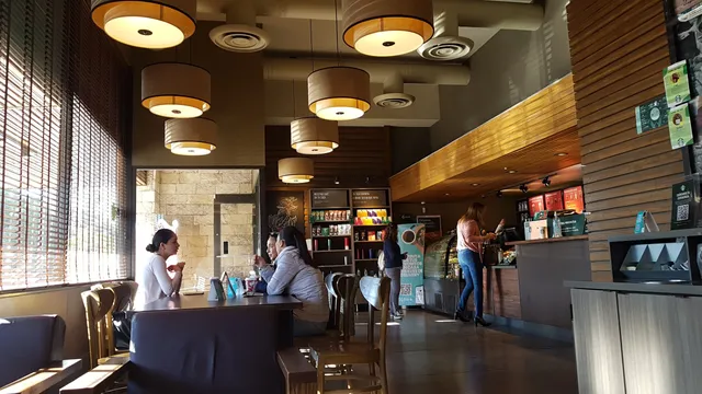 Starbucks Satélite