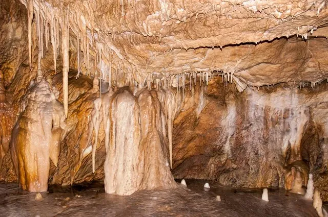 Crystal Cave (Sequoia National Park)
