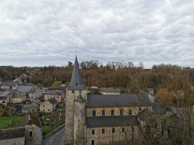 Collegiale St Hadelin de Celles