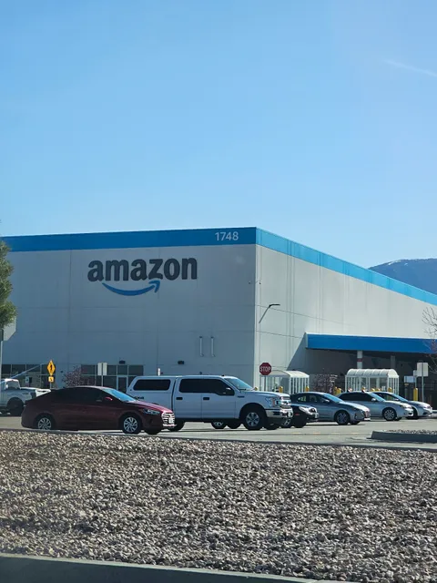 DUT5 Amazon Distribution Warehouse