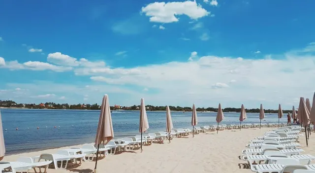 Beach Club Маячок
