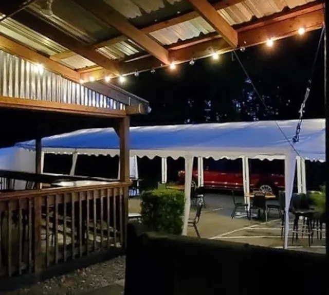 Tailgators Bar and Grille